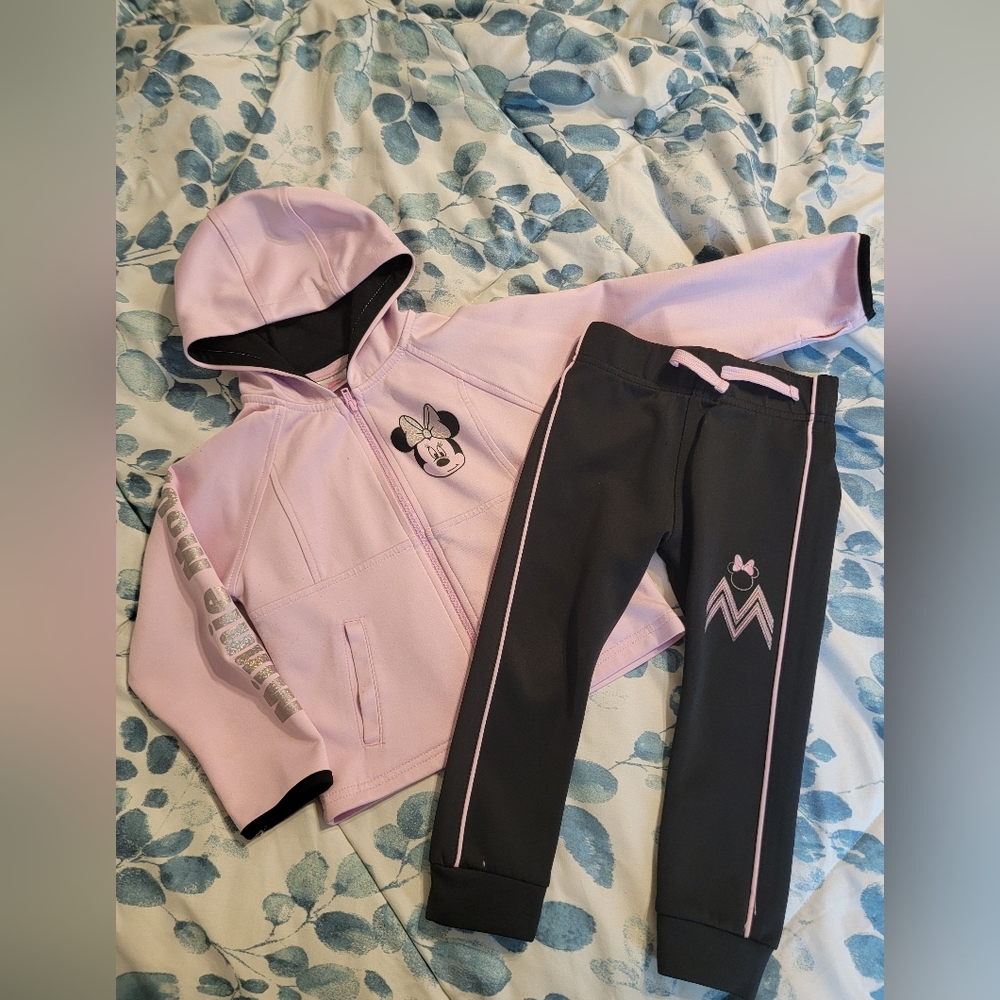 Minnie Mouse track suit size 3T